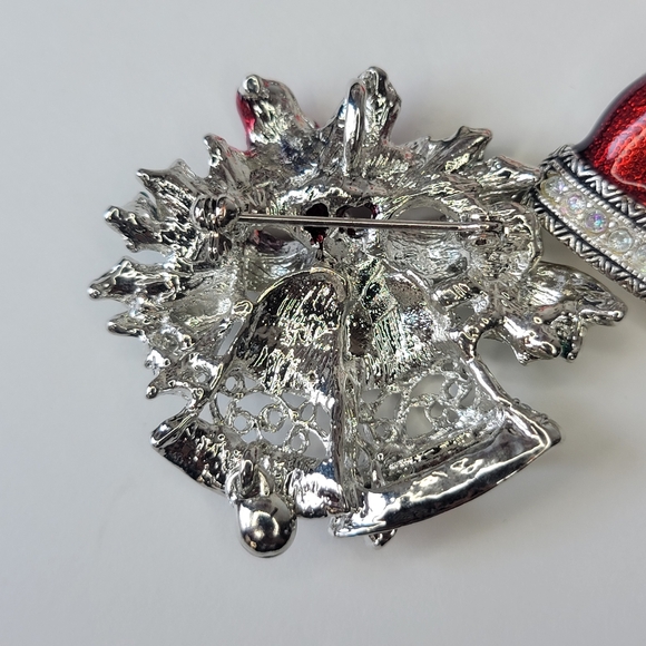 Christmas Brooch Lot Includes Tree, Wreath, Teddy Bear Santa Hat and Bells - Picture 2 of 14